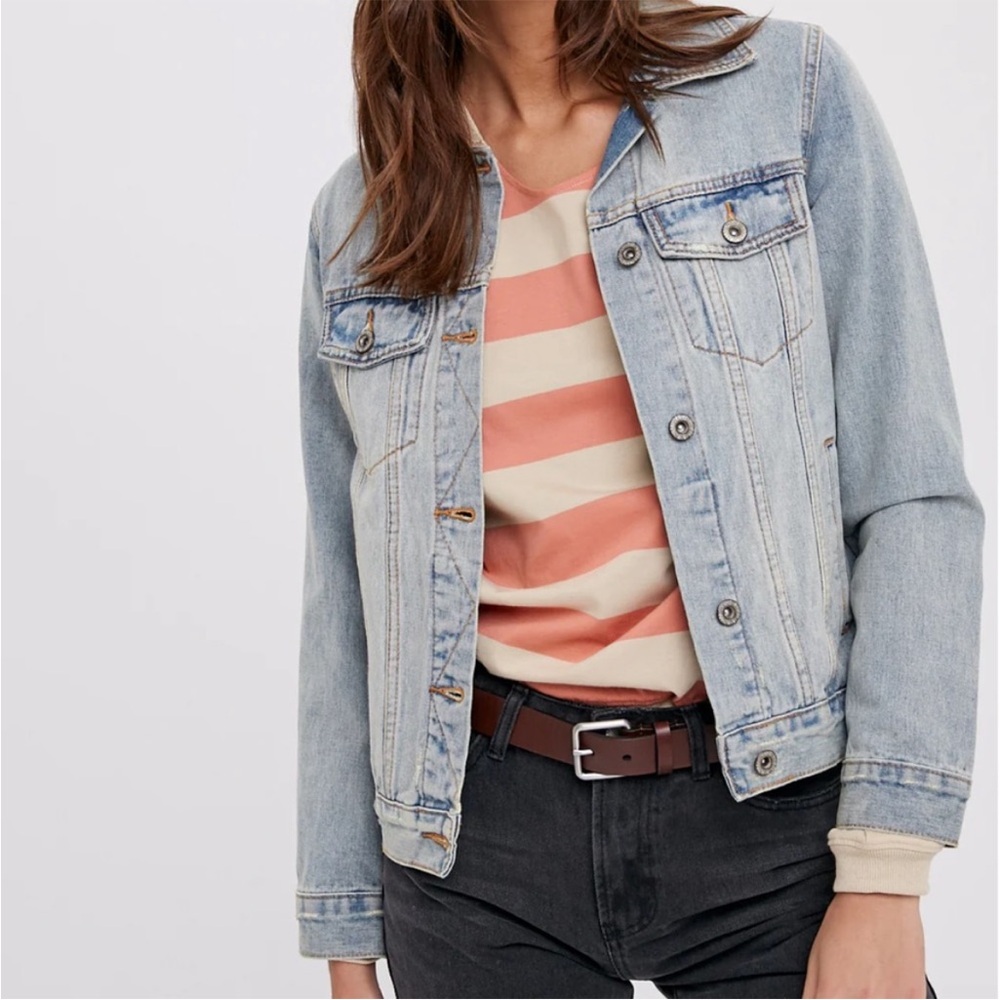 Light Blue Denim Jacket from Vici - Picture 12 of 12